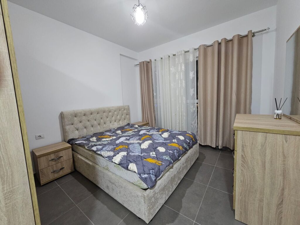 Qtu, univers city 2+1 50,000 leke + post parkimi