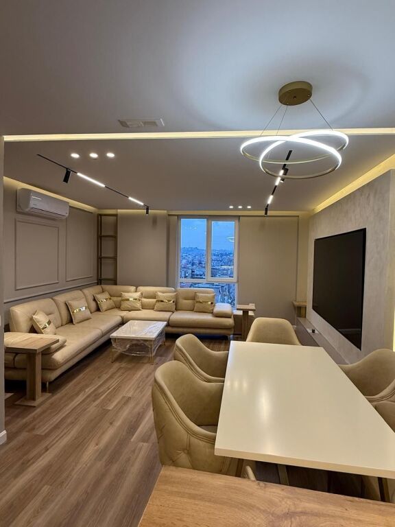 Apartament 2+1+2 për shitje