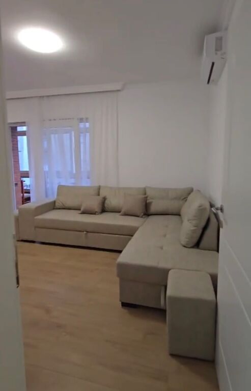 Luxurious 2+1 apartment for rent at Pazari i Ri .