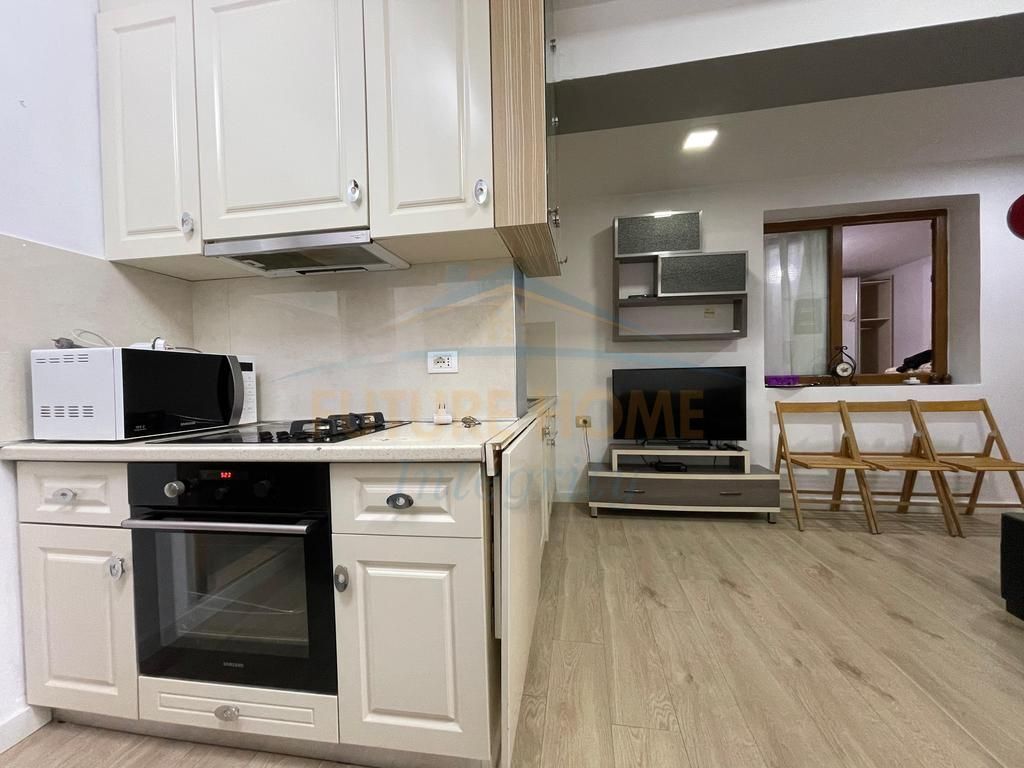 Affitto, Appartamento 2+1+Garage, Brryli, Tirana.