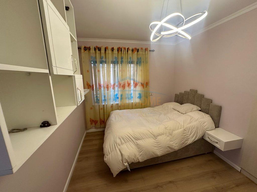 Rent Apartment 3+1, Electric Market, Tirana