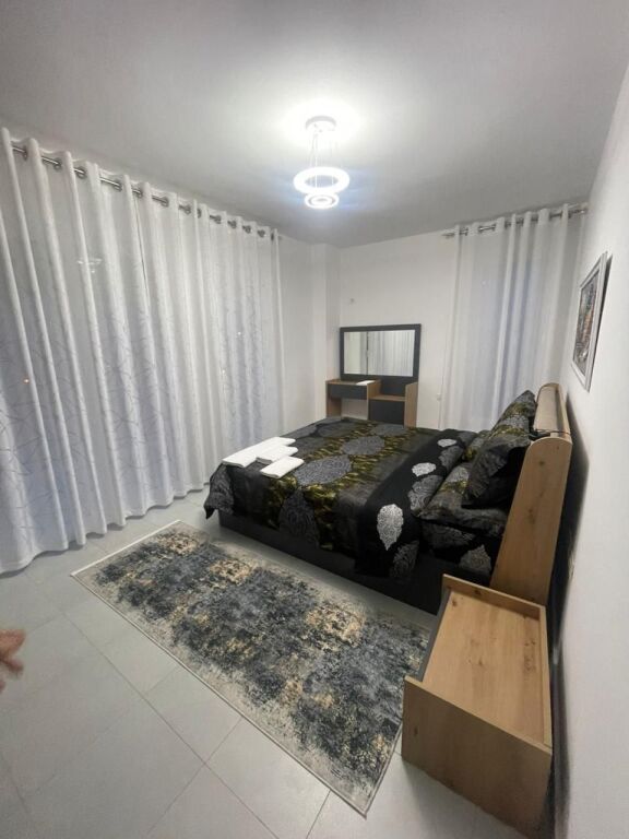 Qera | Apartament 3 + 1 | Rruga 5 Maji | 600 €/muaj