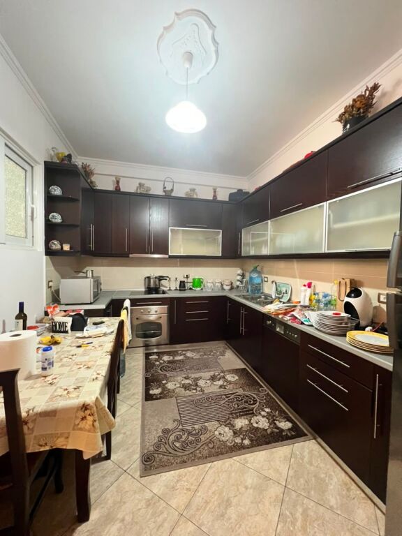 Jepet me qera apartament 2+1 ne Selite