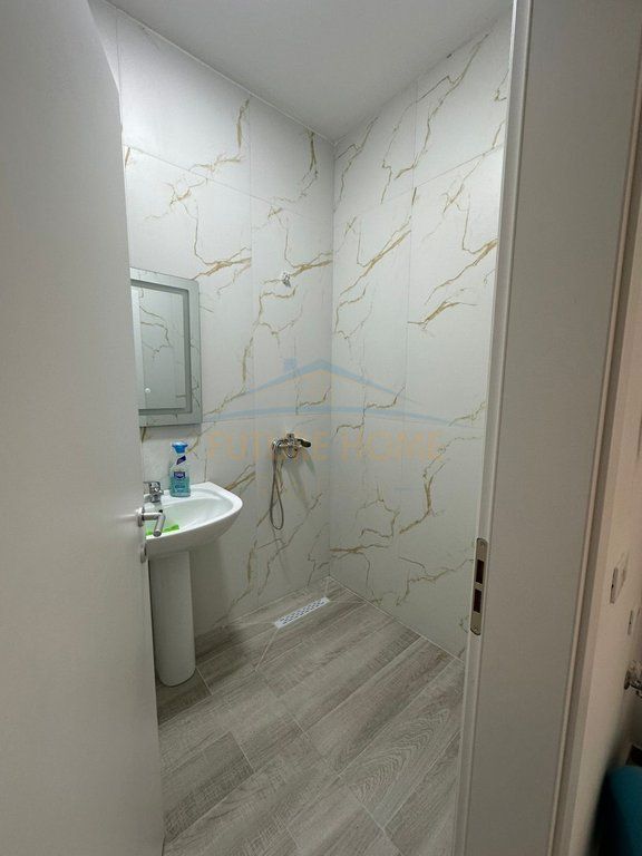 Affitto, Appartamento, Via 5 Maji, Tirana.