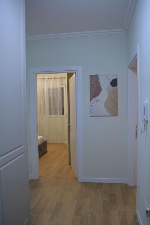 Qera | Apartament 2 + 1 | Qender – Pazari I Ri | 900 €/muaj