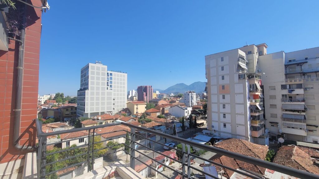 Jepet Me Qera Apartament 1+1+1 Ballkon