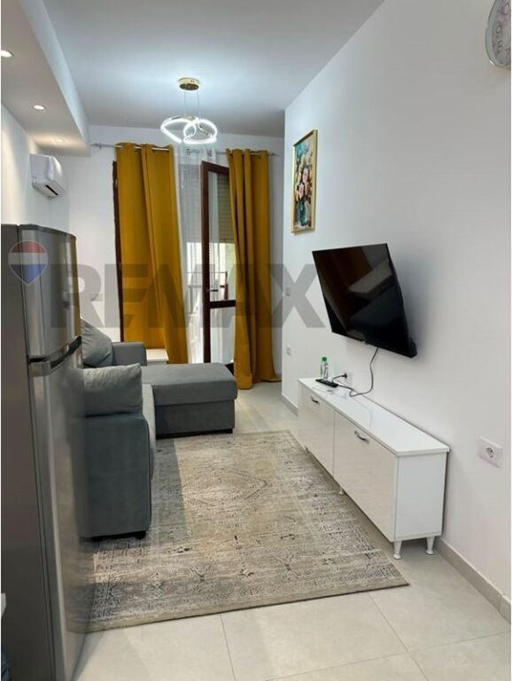 WE ARE SELLING TWO APARTMENTS BOTANICAL GARDEN !