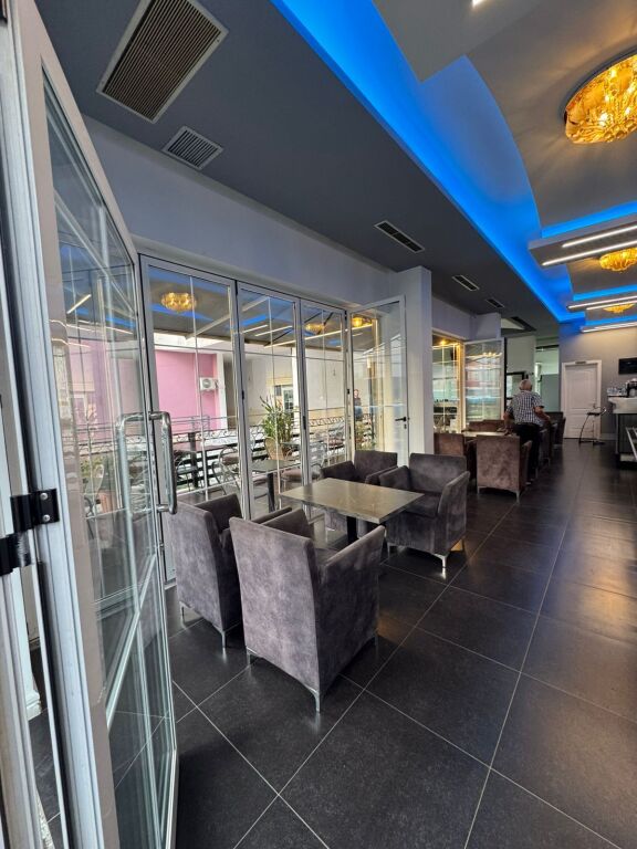✨ LOCALE COMMERCIALE IN AFFITTO – FRESK