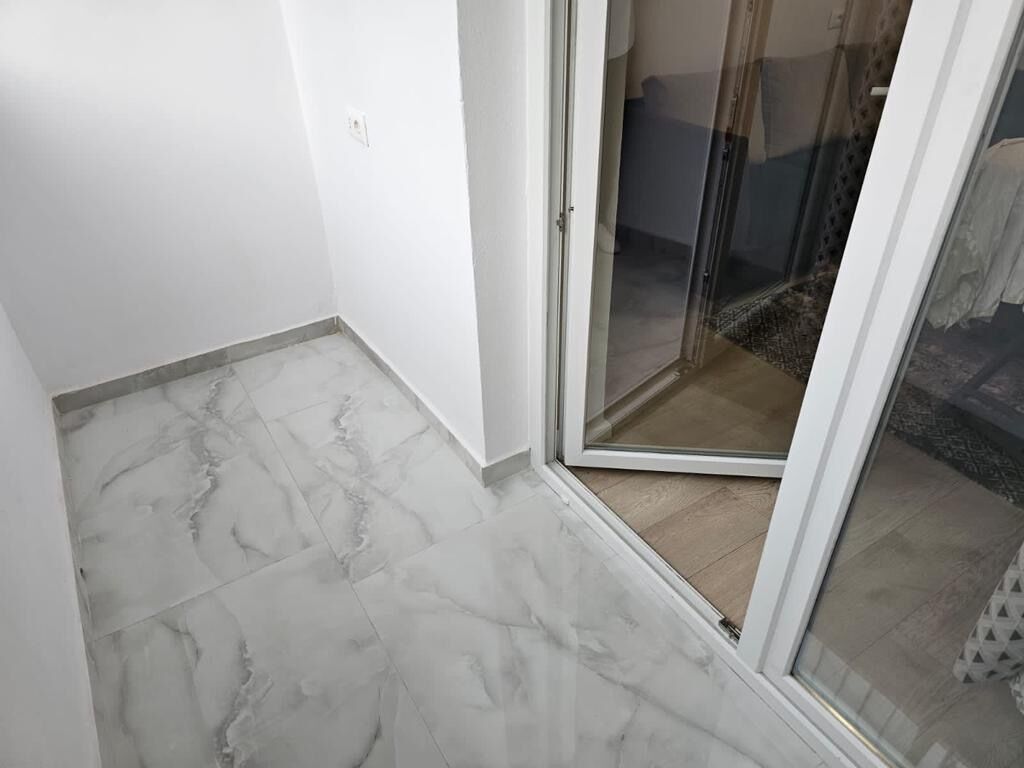 Apartament 1+1 per qira , Rruga e Kavajes !