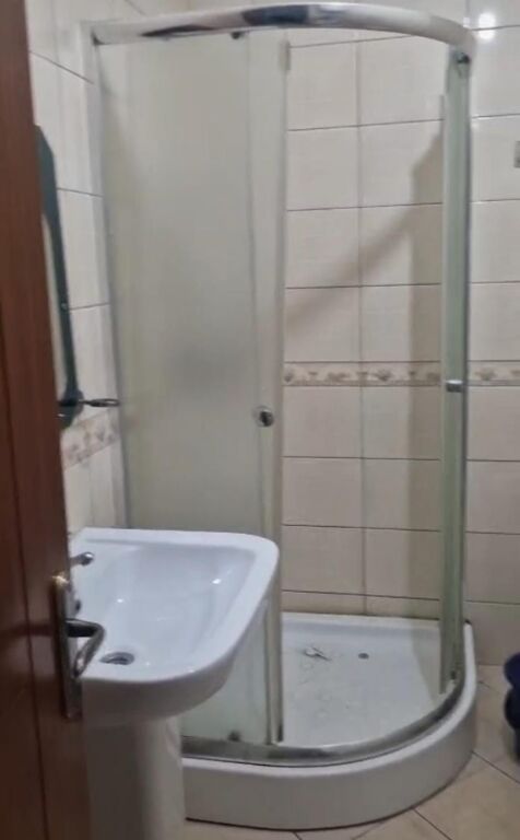 Jepet Me Qera Apartament 2+1+2 Tualete + 1 Ballkon