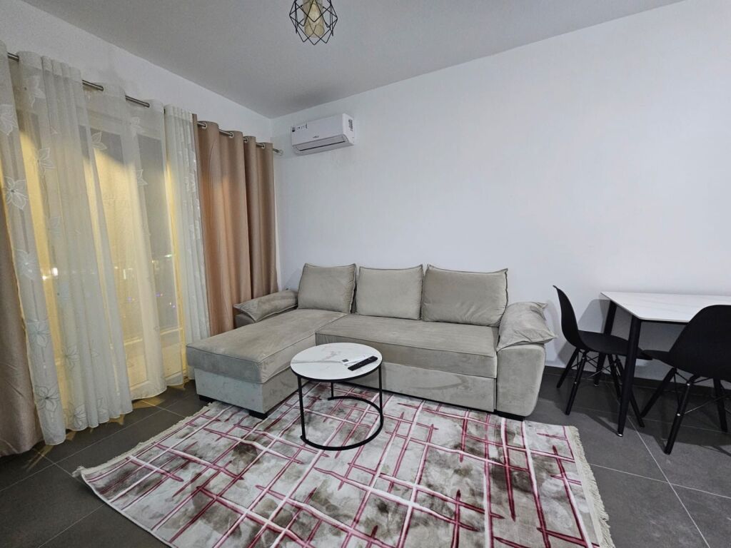 Qtu, univers city 2+1 50,000 leke + post parkimi