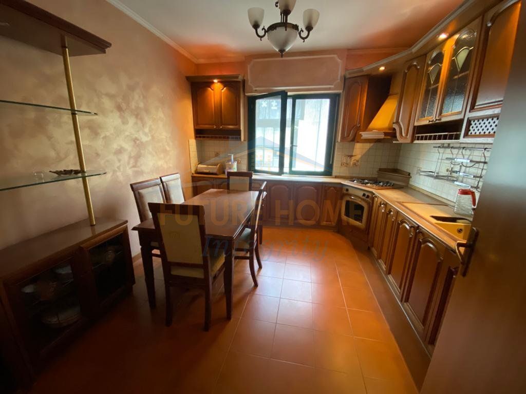 Affitto, Appartamento 3+1+2, Zogu i Zi, Tirana.