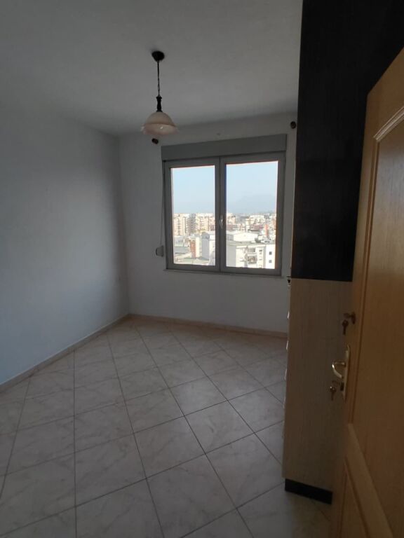 Apartament 1+1 ne Shitje Zogu i Zi, Prane Rrethrrotullimit ne Tirane ID 5419