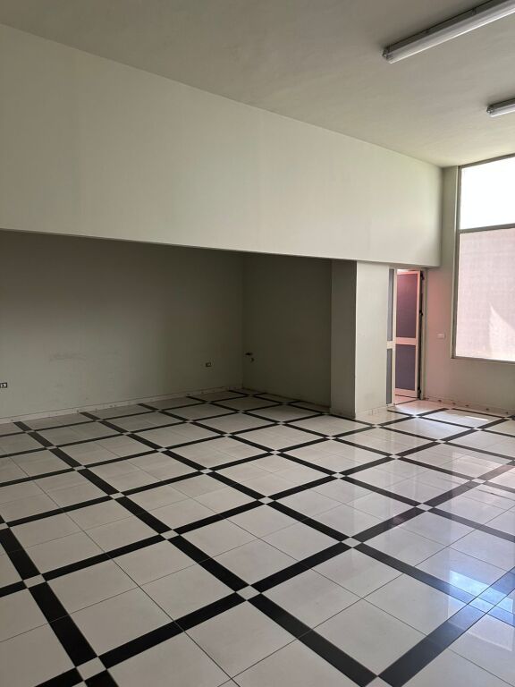 BUSINESS UNIT FOR SALE IN SELITE
