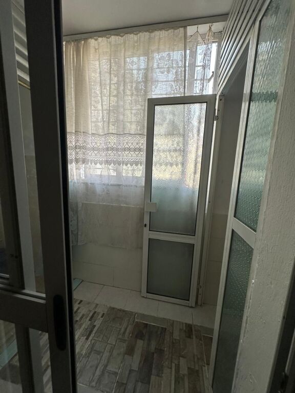 SHTEPI ME QERA 1 PLUS 1 RRUGA BARDHYL  kati 1