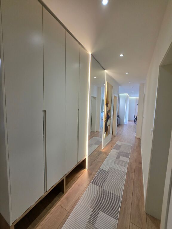 📣 QERA 🏡 SUPER Apartament 2+1+2  📍Zogu i Zi, 🛤 Rruga Dritan Hoxha ✨️  💵 Çmimi: 100.000 Lekë/Muaj