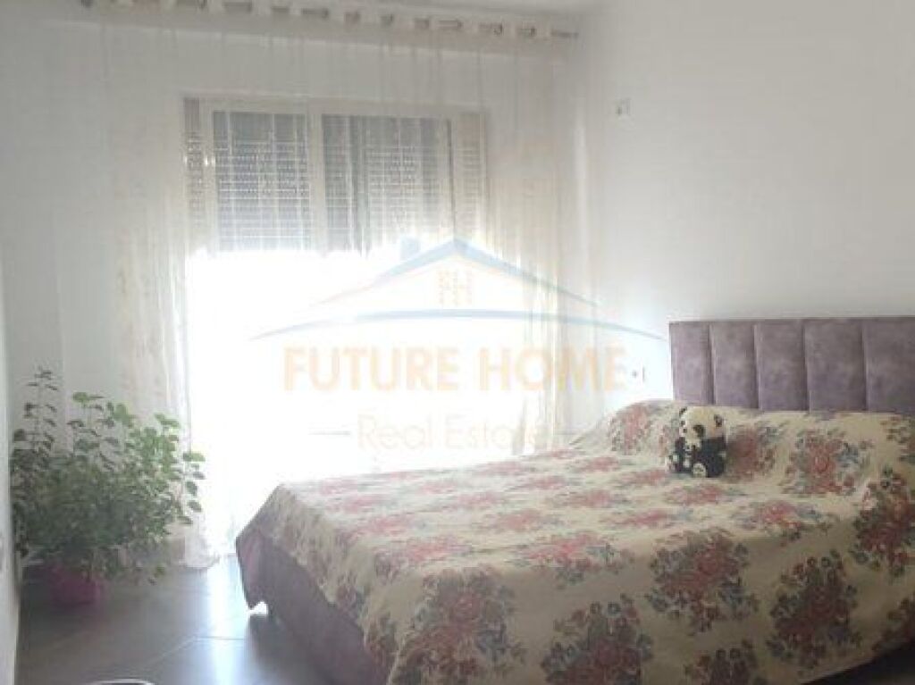 Shitet, Apartament 2+1, Shkozë, Tiranë