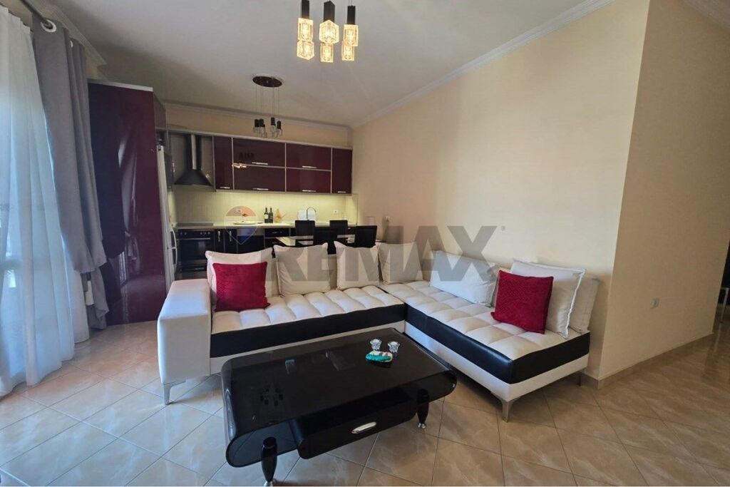 🏡 APARTAMENT 1+1 ME QIRA AFATGJATË – VLORË 🔑