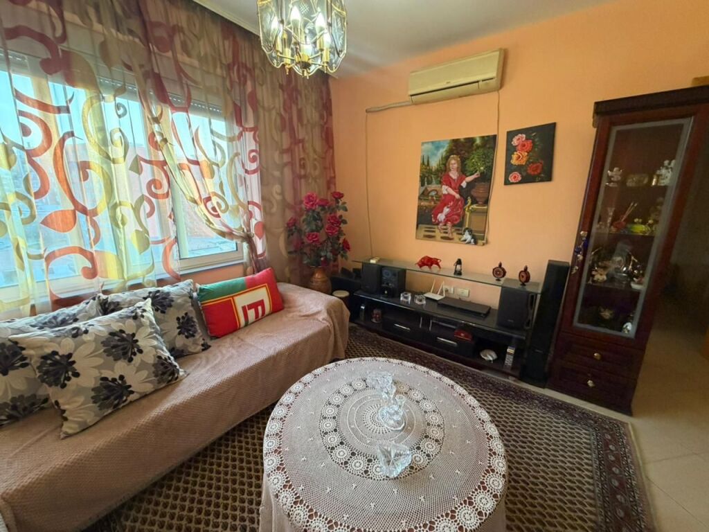 🏠 FOR RENT – APARTMENT 1+1  📍 Near the Flour Factory 🏢 6th floor 🛗 Building with elevator 🛋️ Furnished 💰 Price: 45,000 old lek/month  📩 For more information, contact in private