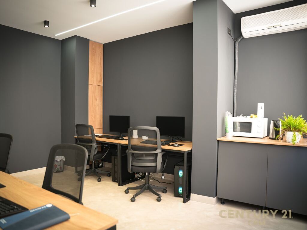 Office for Rent in Ish Blloku, Tirana - 60,000 | 50 m²