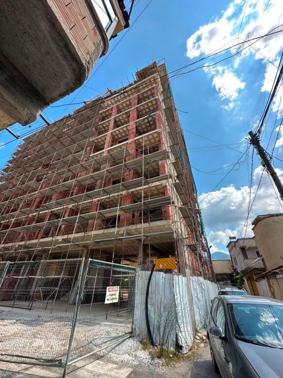 Apartment 2+1+2 in Xhamllik