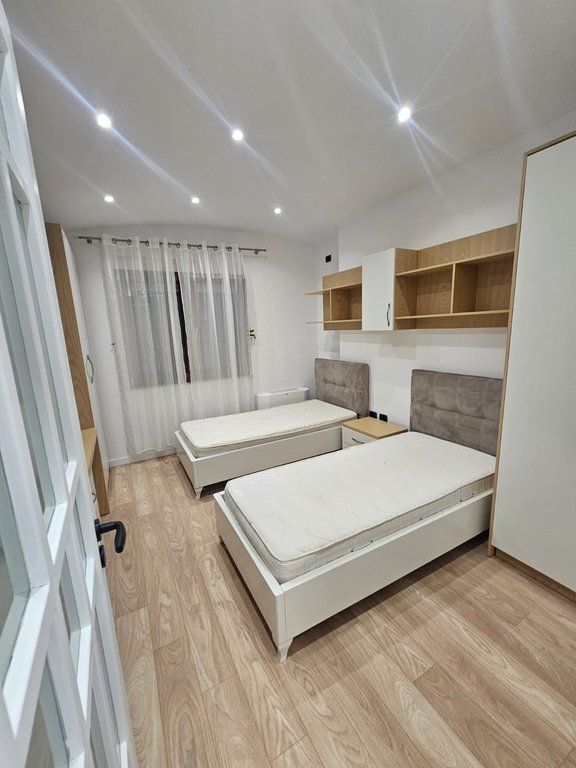 Shitet Apartament Luksoz 2+1+2 , 121 m² , Kodra e Diellit – Pranë Minibashkisë Nr. 13