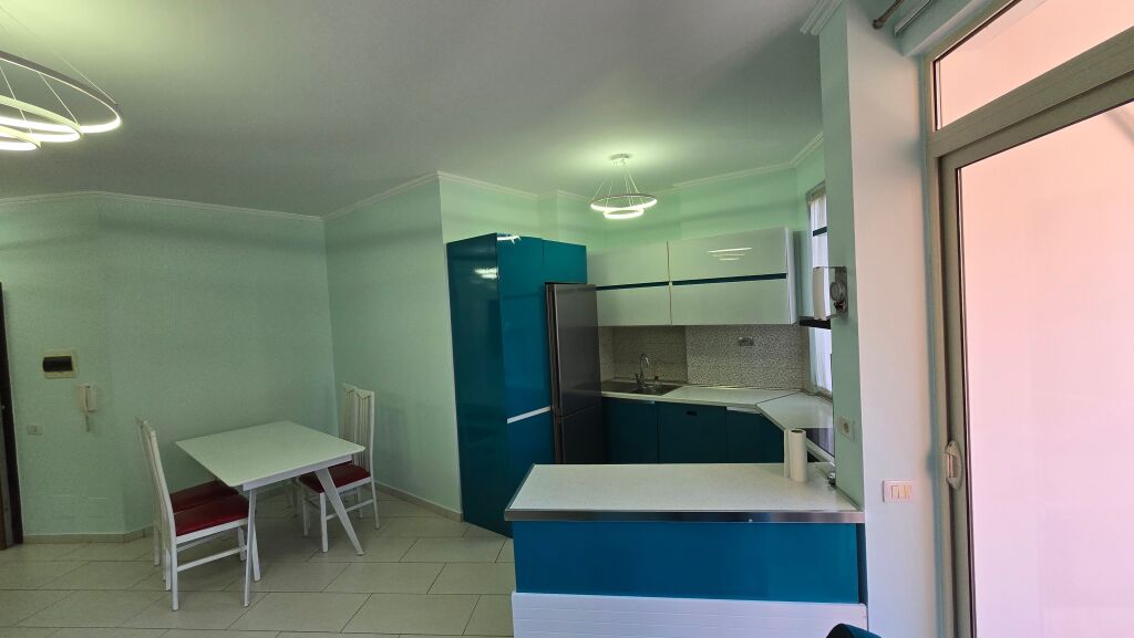 Jepet Me Qera Apartament 2+1+1 Ballkon