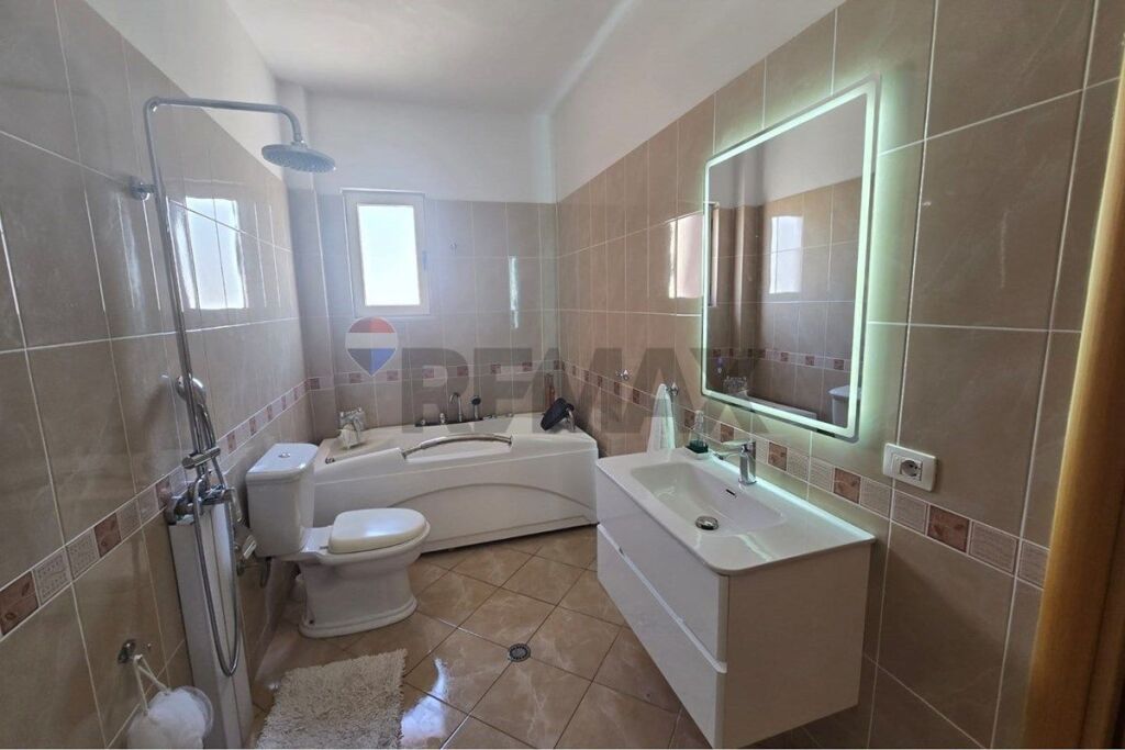 🏡 APARTAMENT 1+1 ME QIRA AFATGJATË – VLORË 🔑