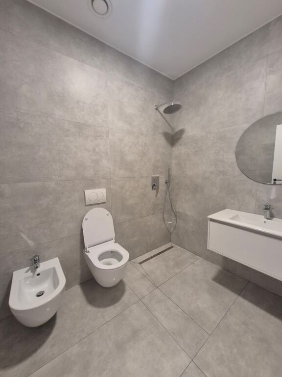 🏢 Jepet me qira zyrë premium – Downtown One Tirana🔥