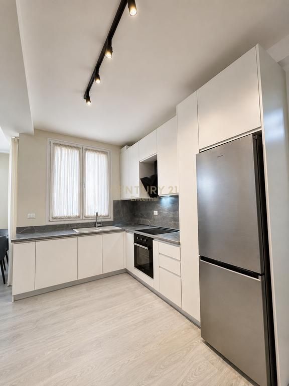 Fusha E Aviacionit - For Rent 2+1 Modern Fully Invested