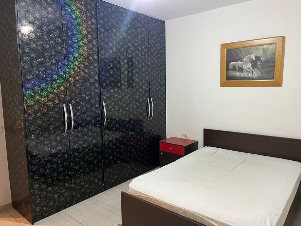 Jepet Me Qera Apartament 1+1+1 Ballkon