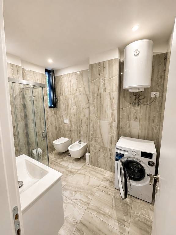 Pazari I Ri - For Rent 3+1 Luxury Invested In Detail + 🅿️ Included In Price 1,000 € /Month