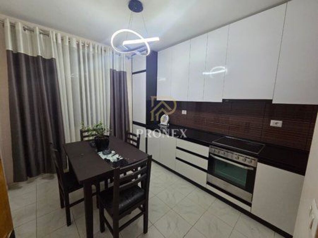 Apartament 1+1+Kuzhine te vecuar tek Ferit Xhajko
