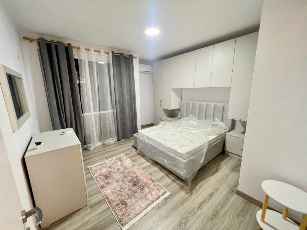 📣 AFFITTO SUPER Appartamento 2+1 con Balcone 📍 Don Bosko, Vicino Alb Market 🛣️ Via “Muzaket” ✨💶 Prezzo 60.000 Leke/Mese