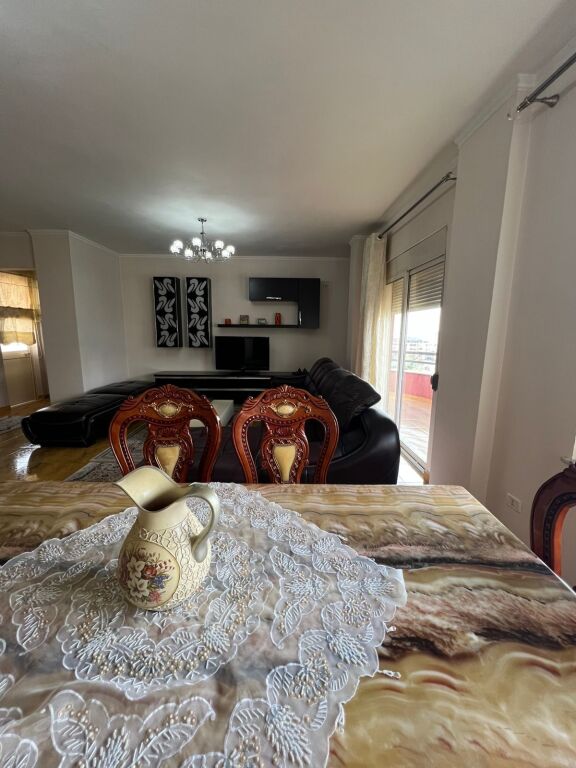 Apartament me Qira 2+1,prane kopshtit zoologjik