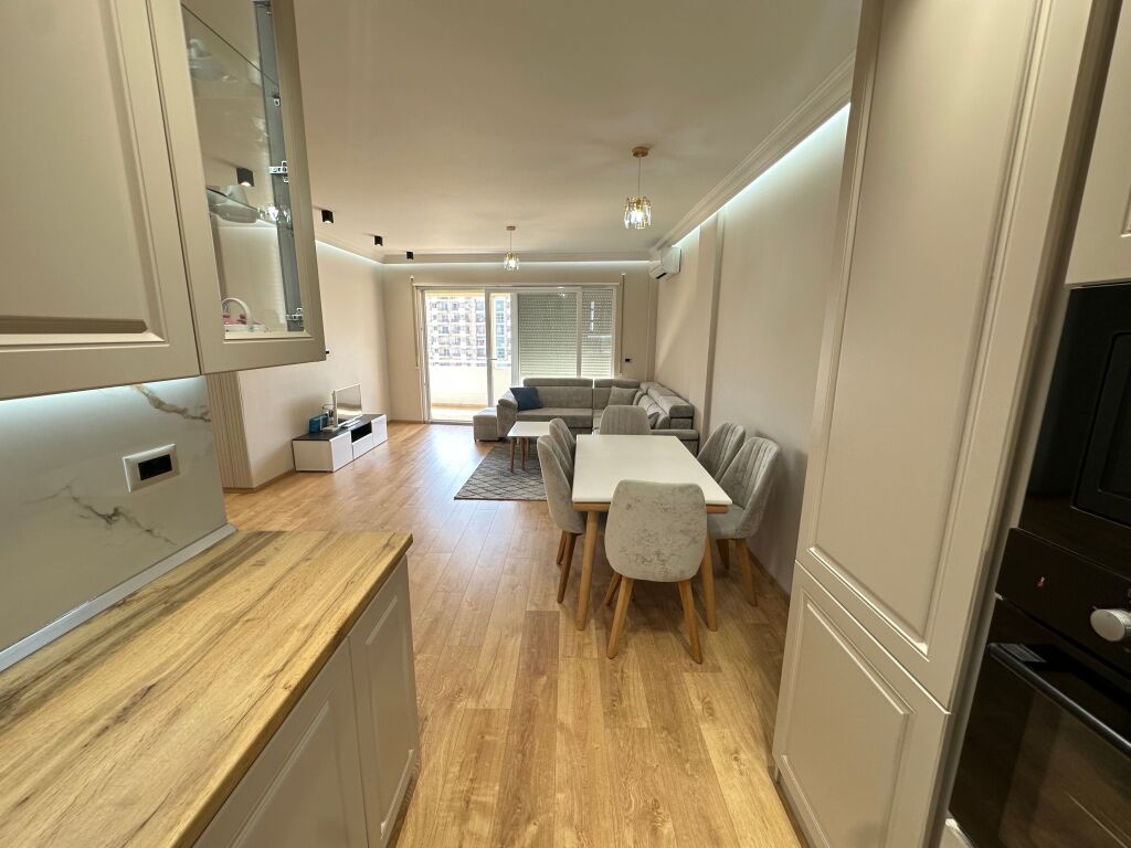 Astir / near the former customs. Luxury apartment 60,000 leke for rent