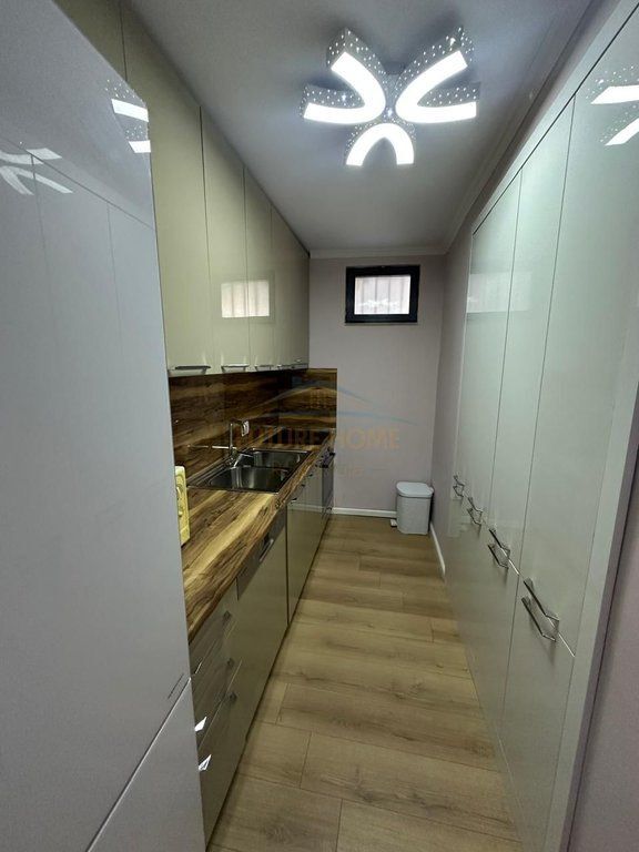 Rent Apartment 3+1, Electric Market, Tirana