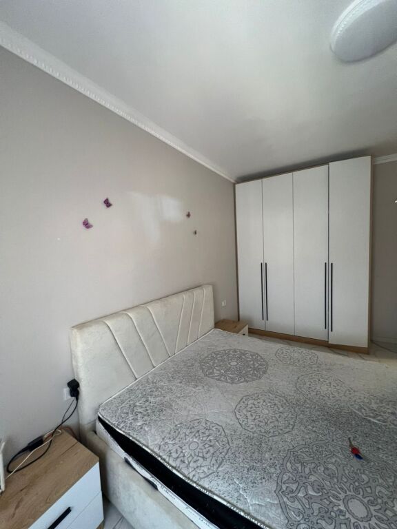 Apartament me qera 1+1