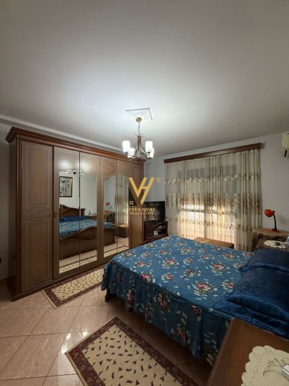 JEPET APARTAMENT 3+1+2 ME QERA TE RRUGA ISLAM ALLA 80.000 LEKE
