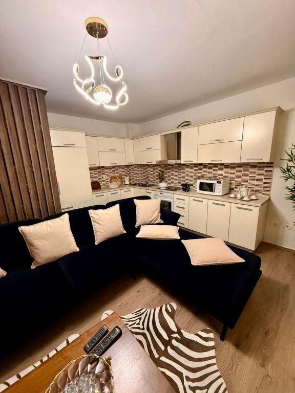 🏡 Appartamento 1+1 in affitto  📍 Kodra e Diellit, adiacente al giardino botanico
