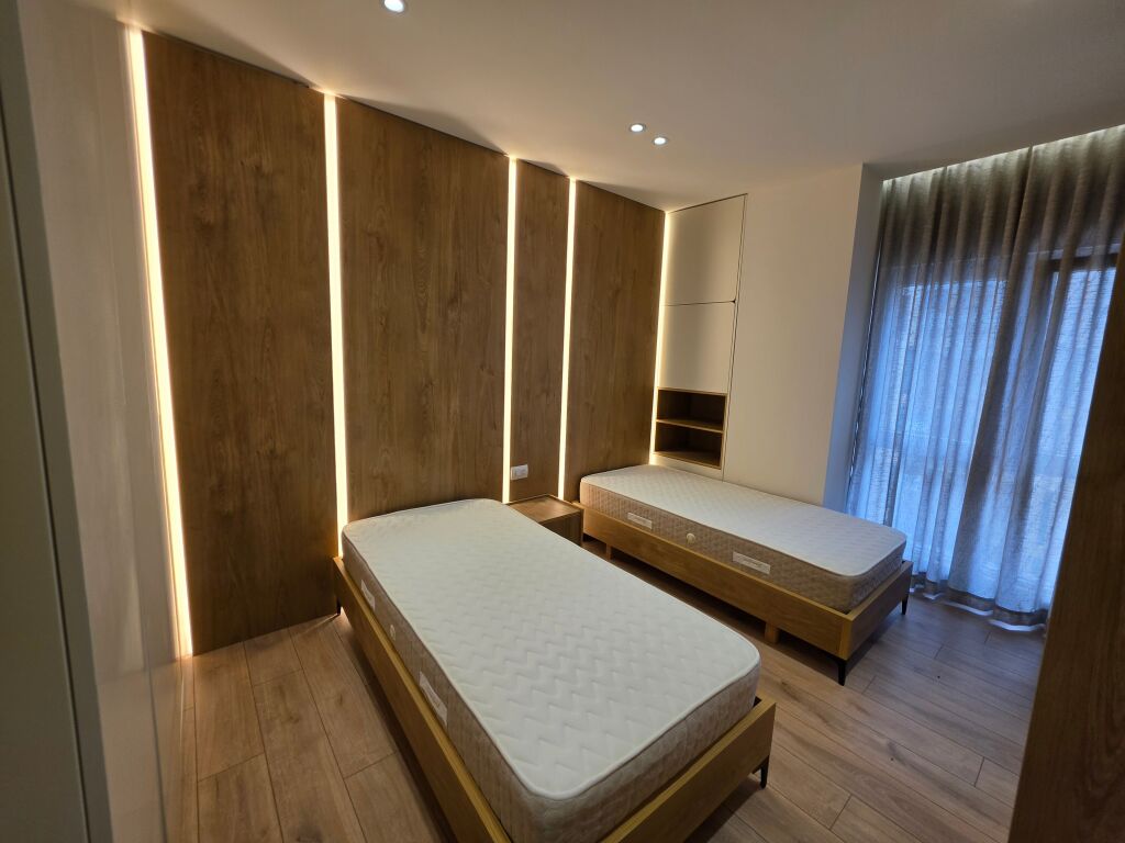 📣 QERA 🏡 SUPER Apartament 2+1+2  📍Zogu i Zi, 🛤 Rruga Dritan Hoxha ✨️  💵 Çmimi: 100.000 Lekë/Muaj