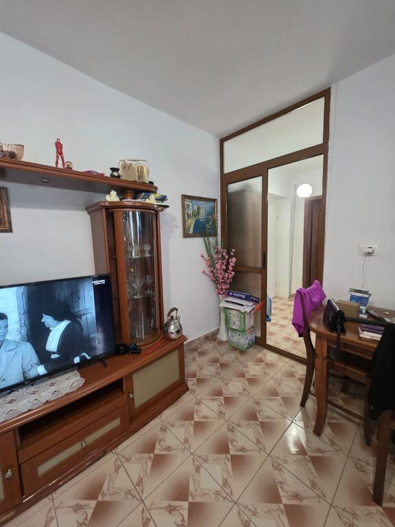Apartament 1+1 per qera Shkolla e Baletit !
