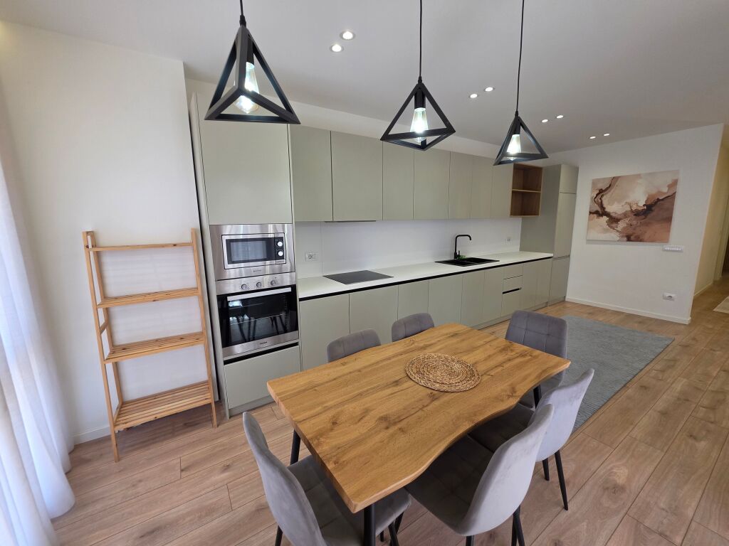 📣 QERA 🏡 SUPER Apartament 2+1+2  📍Zogu i Zi, 🛤 Rruga Dritan Hoxha ✨️  💵 Çmimi: 100.000 Lekë/Muaj