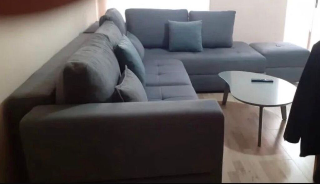 Apartment 2+1 for rent at Komuna e Parisit!