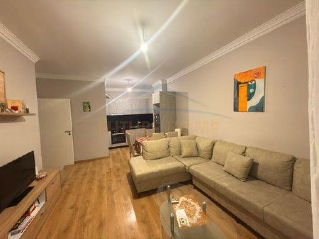 Shitet, Apartament 1+1, Unaza e Re, Tiranë