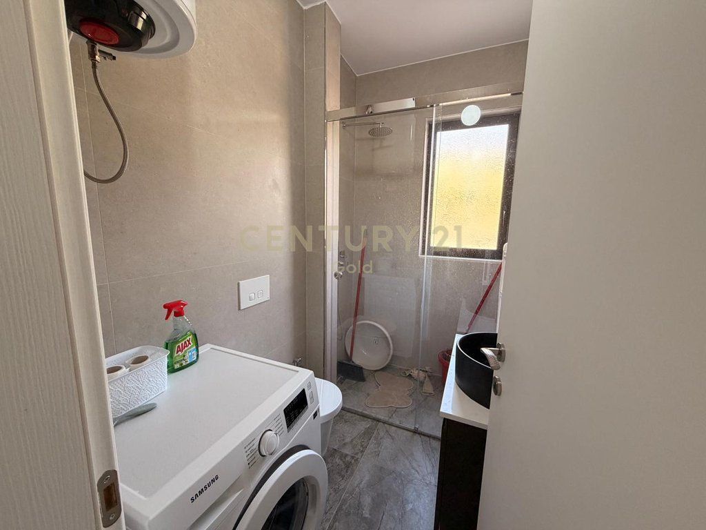 Shitet Apartament 1+1 në Rradhimë, Vije e pare!