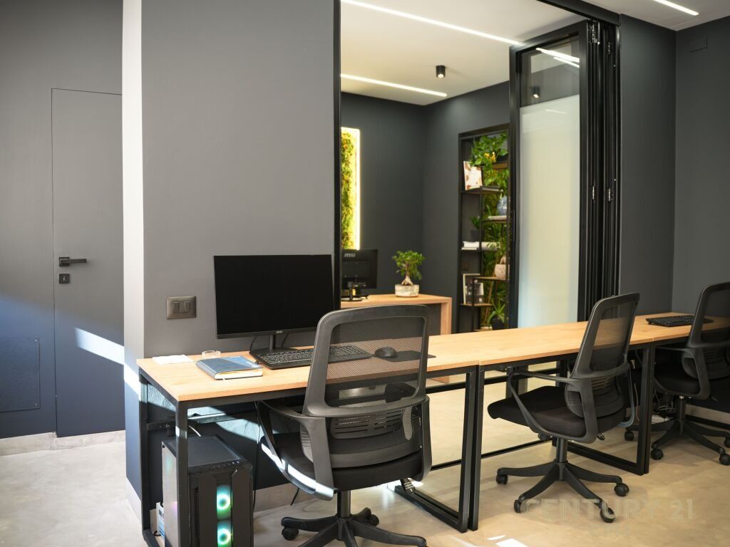 Office for Rent in Ish Blloku, Tirana - 60,000 | 50 m²