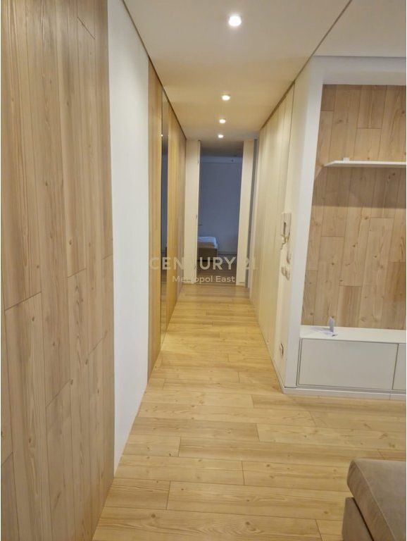 Apartment 2+1+2 and parking space for rent.