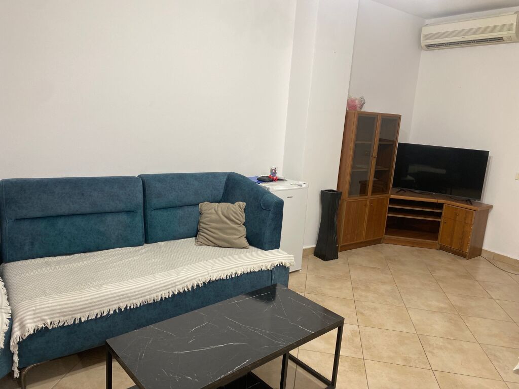 Apartament 1+1 rruga e kavajes, Qender