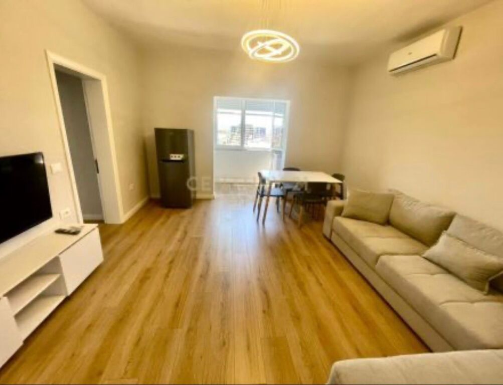 APARTAMENT 1+1 PER QIRA TEK MEDRESEJA E TIRANES !!